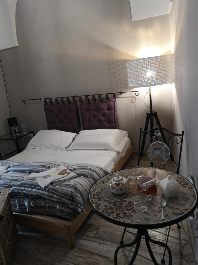 Aparthotel Dimora "I Santi Patroni" Lecce Exterior foto