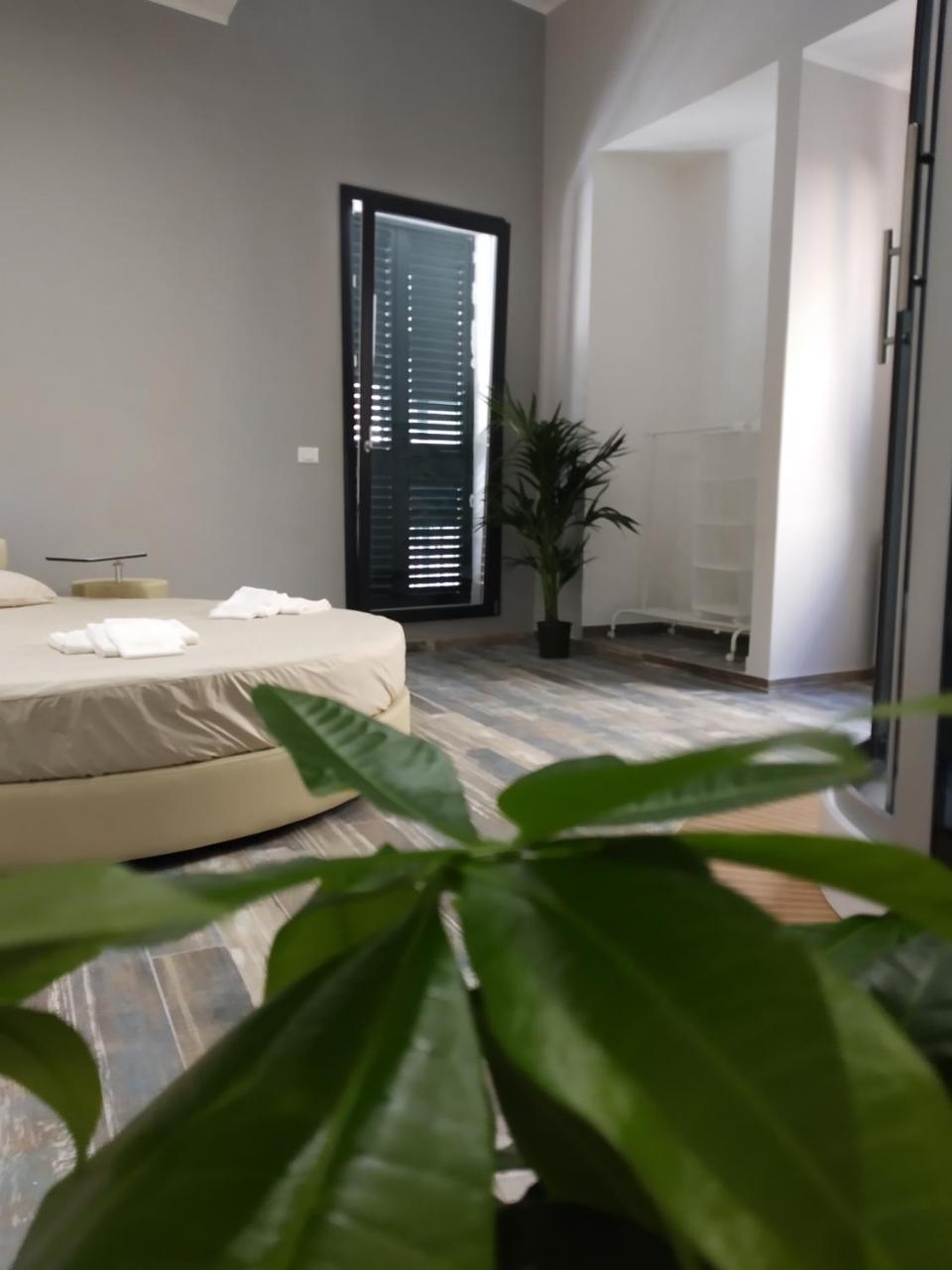 Aparthotel Dimora "I Santi Patroni" Lecce Exterior foto
